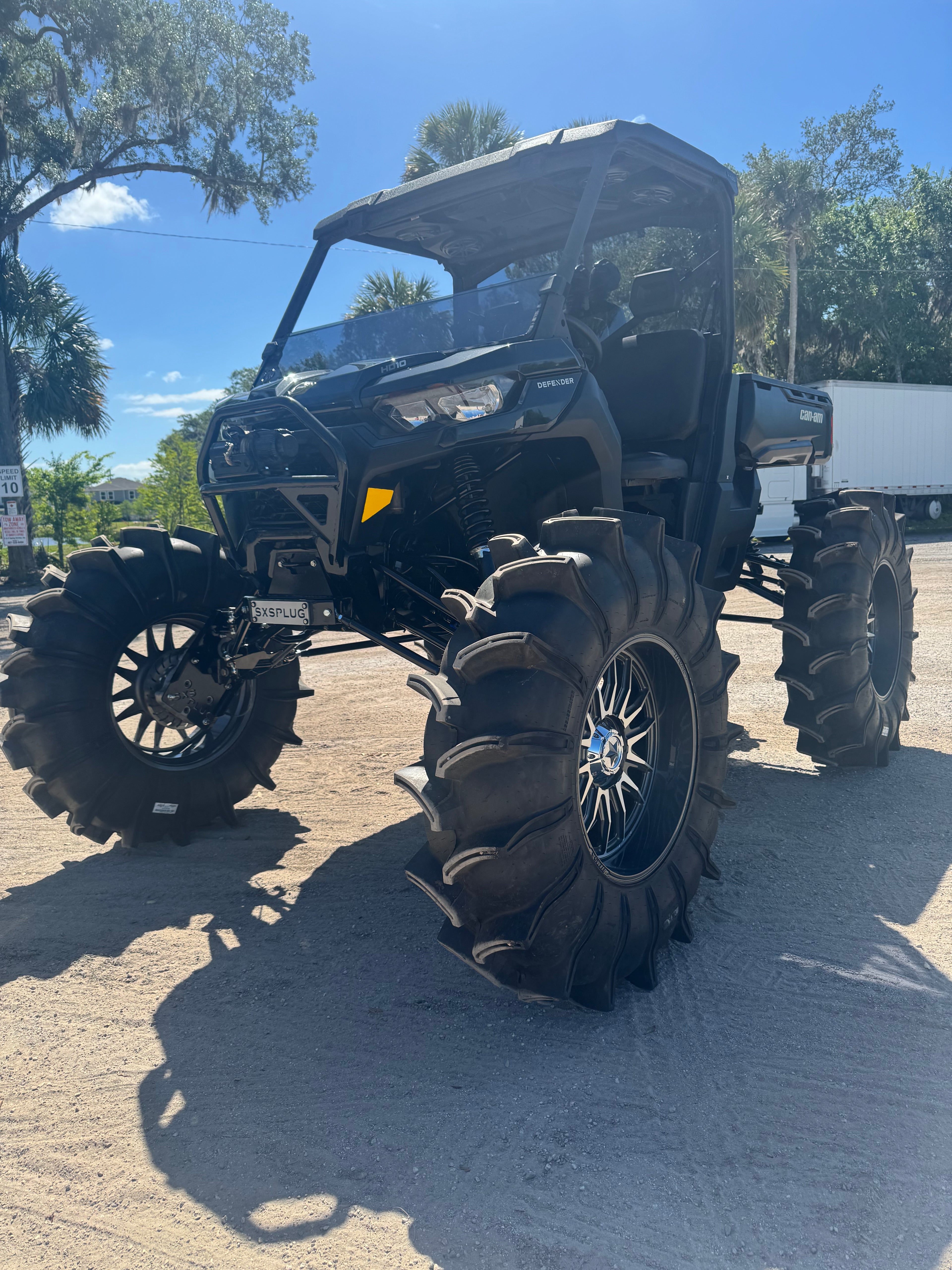 SXS PLUG Canam Defender Big Tire Kit